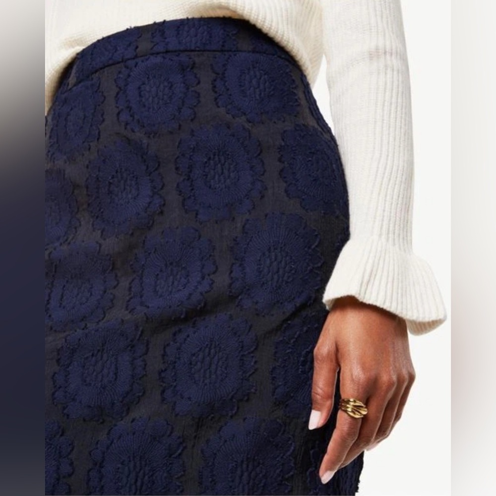 NEW WITH TAGS ANN TAYLOR Jacquard Pencil Skirt